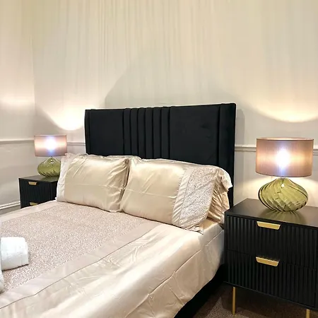 Luxe 4Br Retreat Apartment London Exterior photo