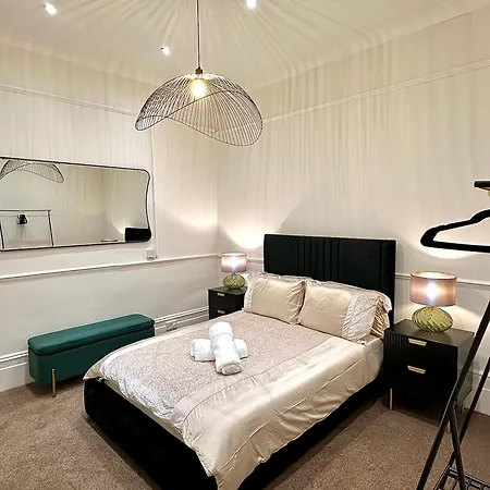 Luxe 4Br Retreat Apartment London Exterior photo