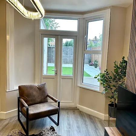 Luxe 4Br Retreat Apartment London Exterior photo