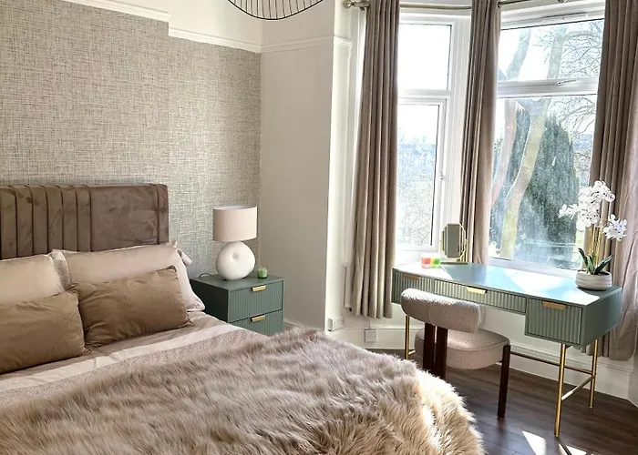 Luxe 4Br Retreat