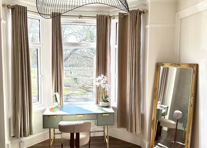 Luxe 4Br Retreat