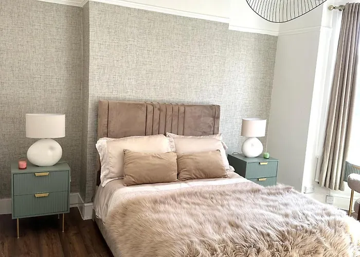 Luxe 4Br Retreat